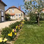 ベッド・アンド・ブレックファスト La Besace